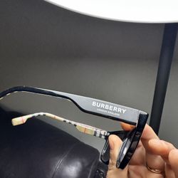 Awesome 😎 Burberry Sunglasses !!