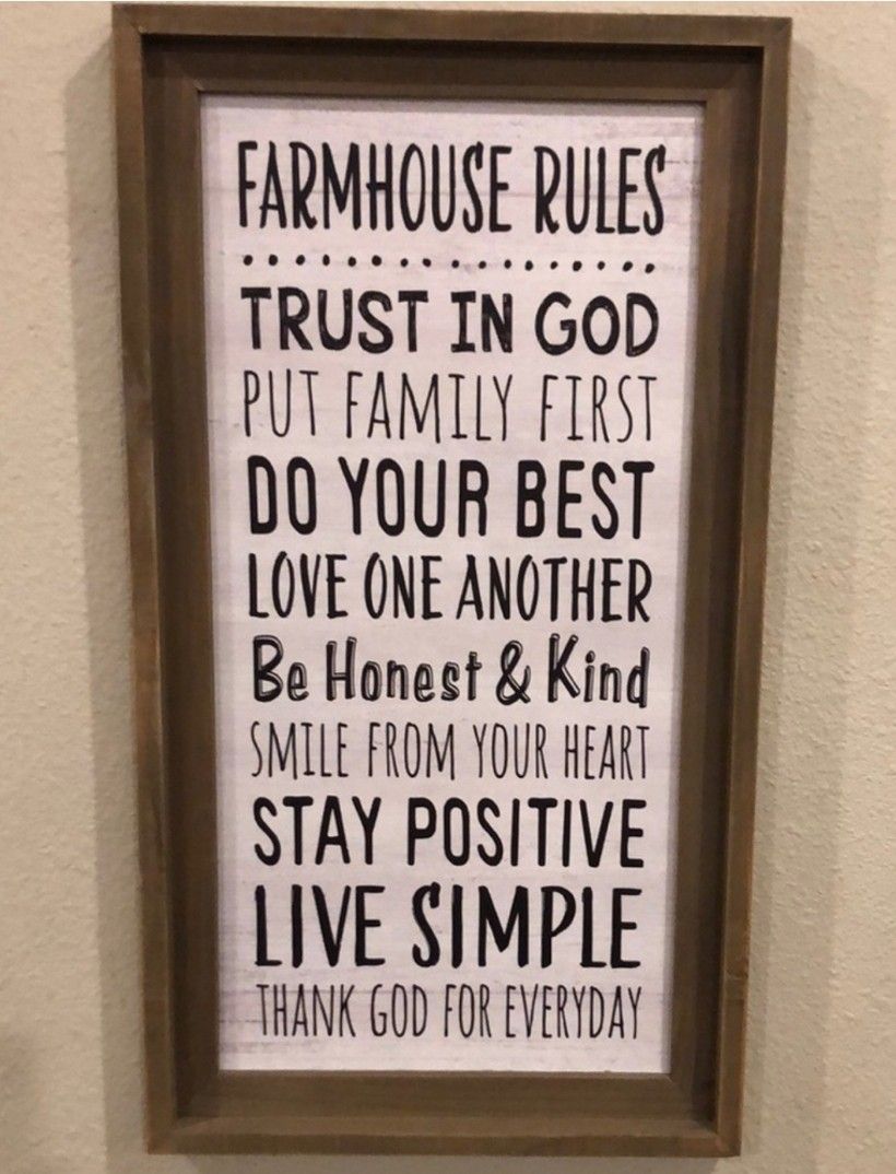 Farmhouse Rules Wooden Wall Decor
