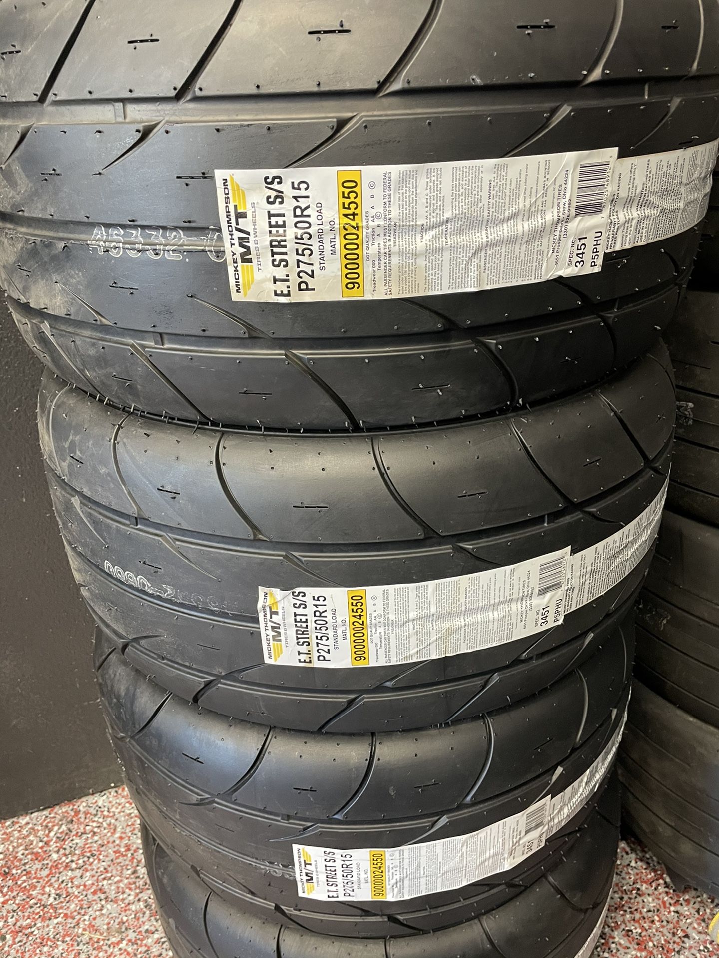 MICKEY THOMPSON M T 305 45R17 385 NEW ET STREET R 305 45 17 DRAG mickey-thompson-m-t-305-45r17-385-new-et-street-r-305-45-17-drag