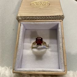 10kt Yellow Gold Garnet Ring Size 6
