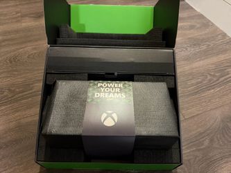 Microsoft Xbox Series X 1TB Console Complete w/ Box Controller.
