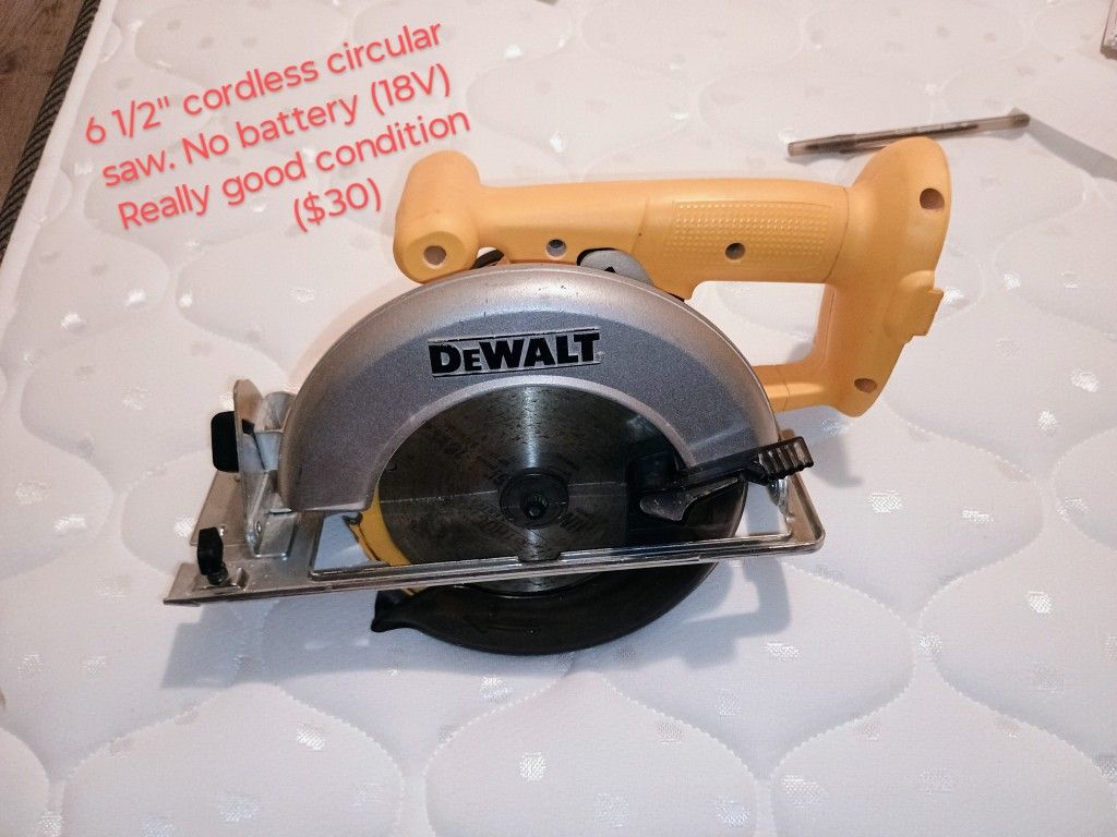 6 1/2" Cordless Circular Saw (DeWalt)
