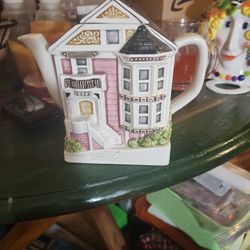 Otagiri Victorian House Litle Teapot