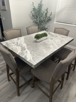 Ashley Dinning Set