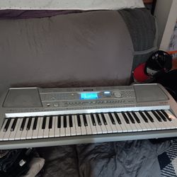 YAMAHA PSR-290 KEYBOARD