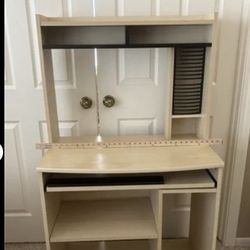 - Wooden Rolling Work Station