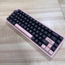 Novelkeys_ NK65 Mechanical Keyboard “Olivia Edition”