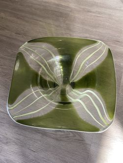 Beautiful Vintage / MCM Green Leaf Bowl/ Centerpiece 