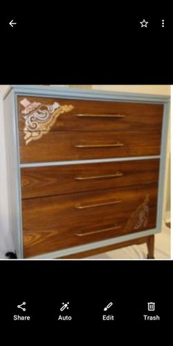 $90 Dresser/free solid wood desk  and metal Ikea white trash can  with lid  included like new never used 11 gallon all sale final