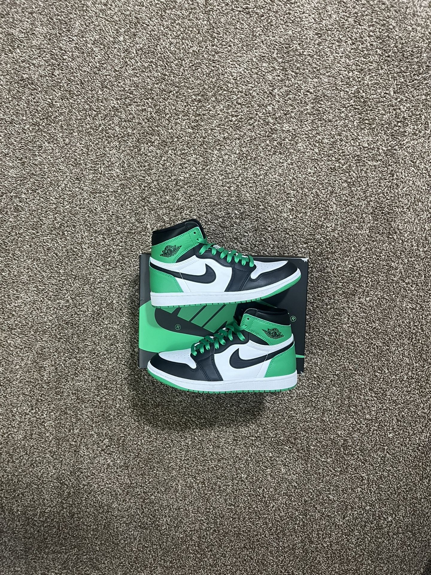 Jordan 1 Lucky Green Size 7.5M