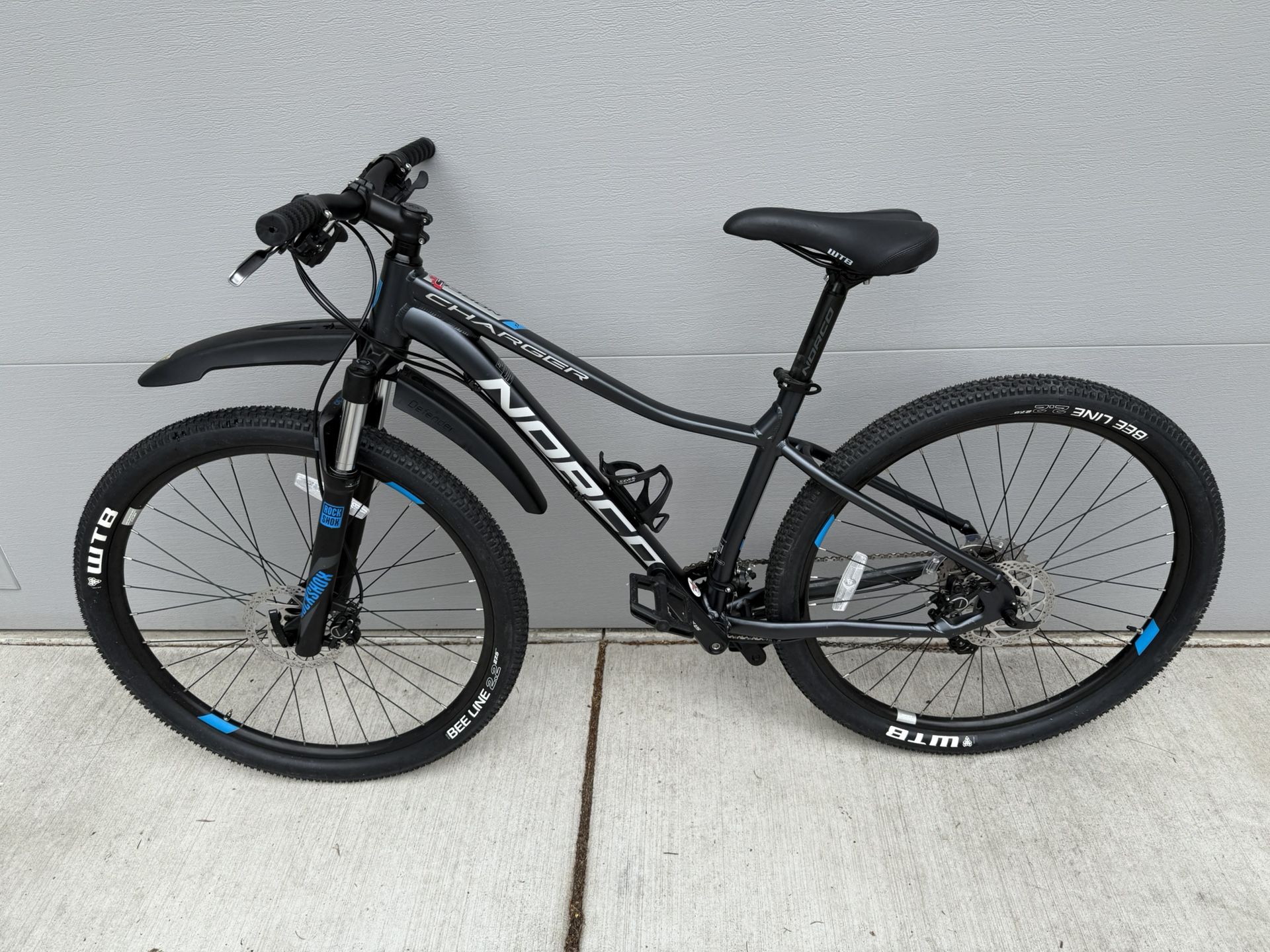 Small Norco Charger 7.3 Mountain Bike
