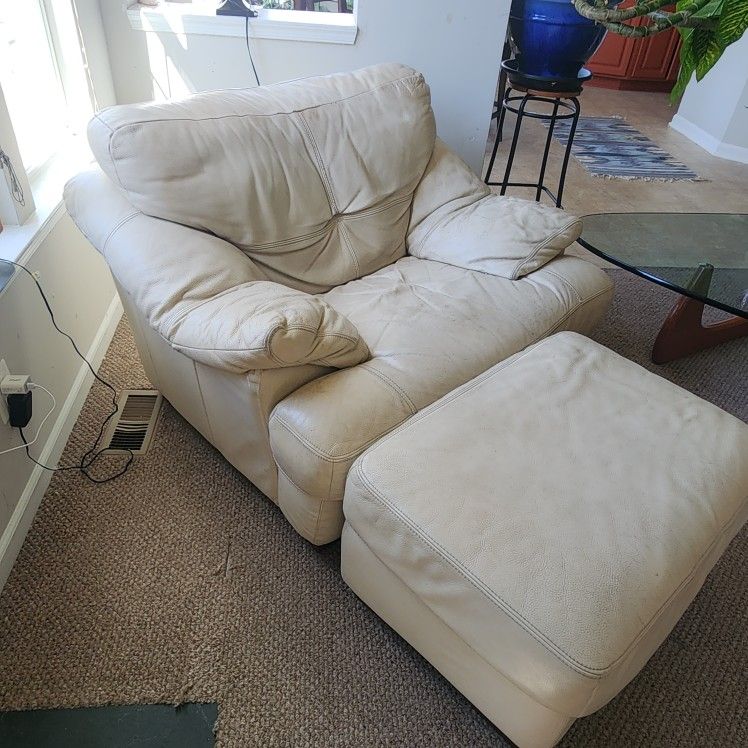 Large Leather Lounger w/ Ottoman