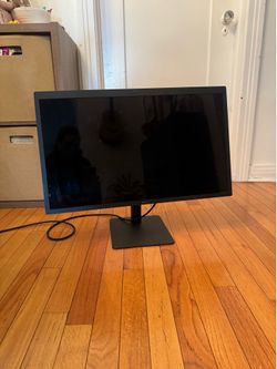 Like new- LG monitor