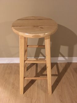 29” Natural Wooden Stool