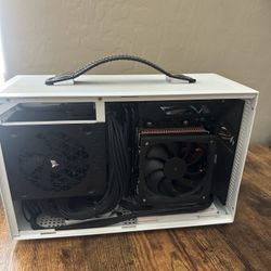 SFF GAMING/STREAMING PC / PNY RTX 5070 OC 12 GB/ AMD Ryzen 5 9600X / 32GB DDR5