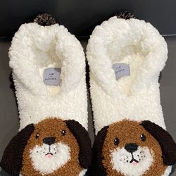 Kid’s slippers - Fits Women’s Size 5-7