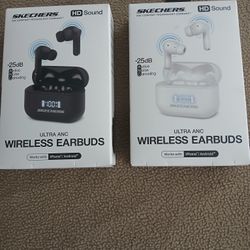 Two Pair Of Brand New Skechers Earbuds 20 Bucks Each