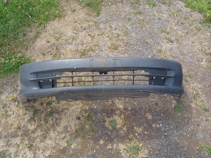 92-95 Honda Civic Front Bumper.
