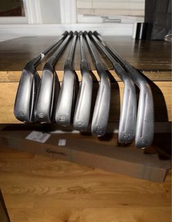 Excellent condition Battle Worn TaylorMade P790 Irons