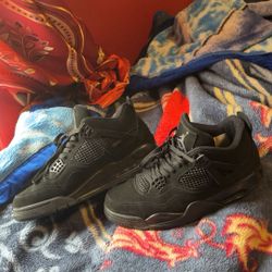 Jordan 4 ‘black cats’