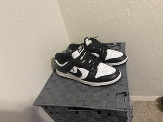 panda dunks mens size 9.5