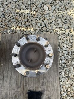 11-16 F-550 Wheel Bearing Hub