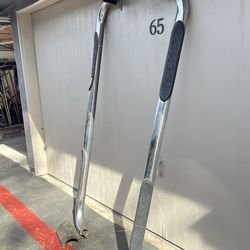 Side steps off a 2000 Chevy Silverado extended cab