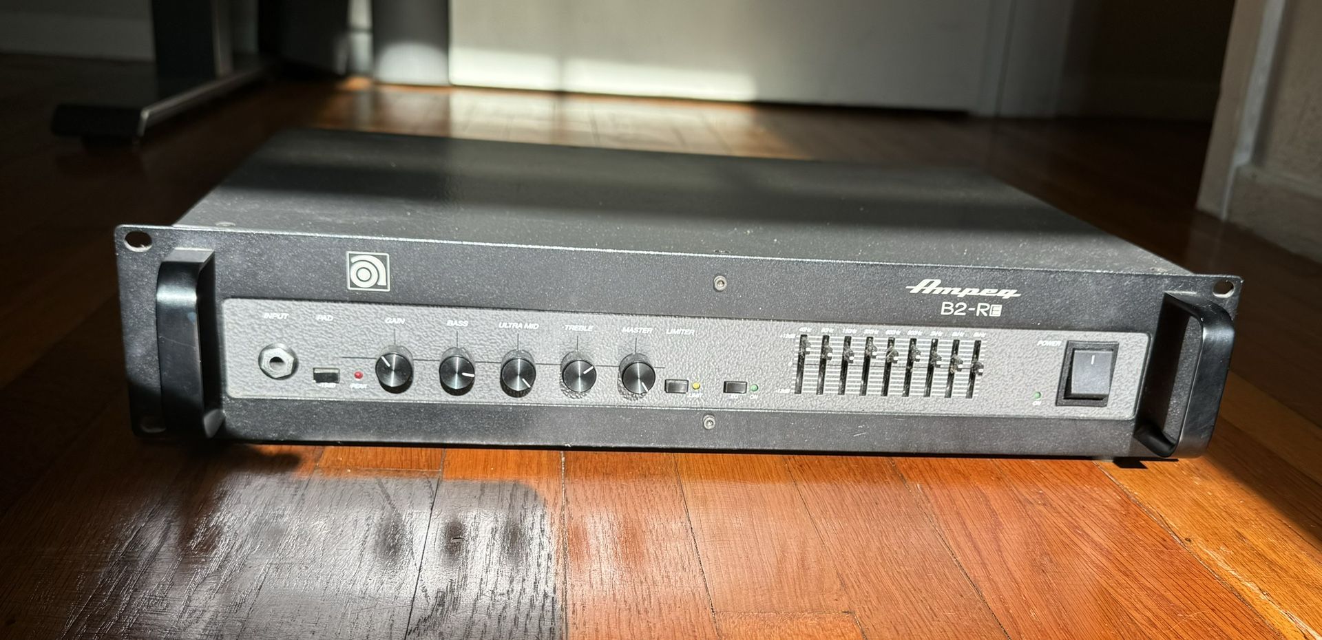 Ampeg B2R 350 Watt Rackmount Bass Amp Head