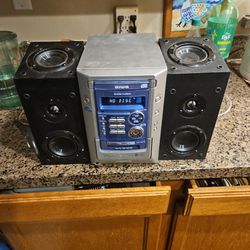 Aiwa Stereo  CD/tape System