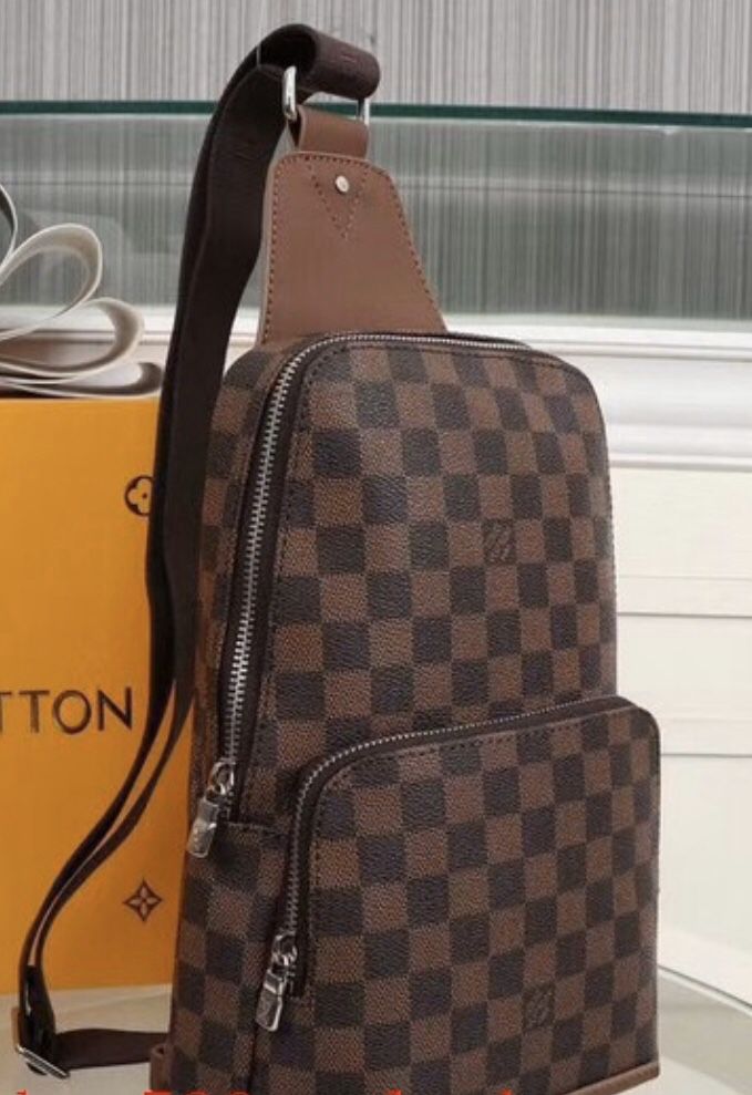 Louis Vuitton Sling Avenue Bag