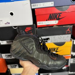 Nike Sequoia Foams size 10.5 VNDS