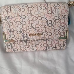 Calvin Klein Sonoma Key Item Signature Crossbody