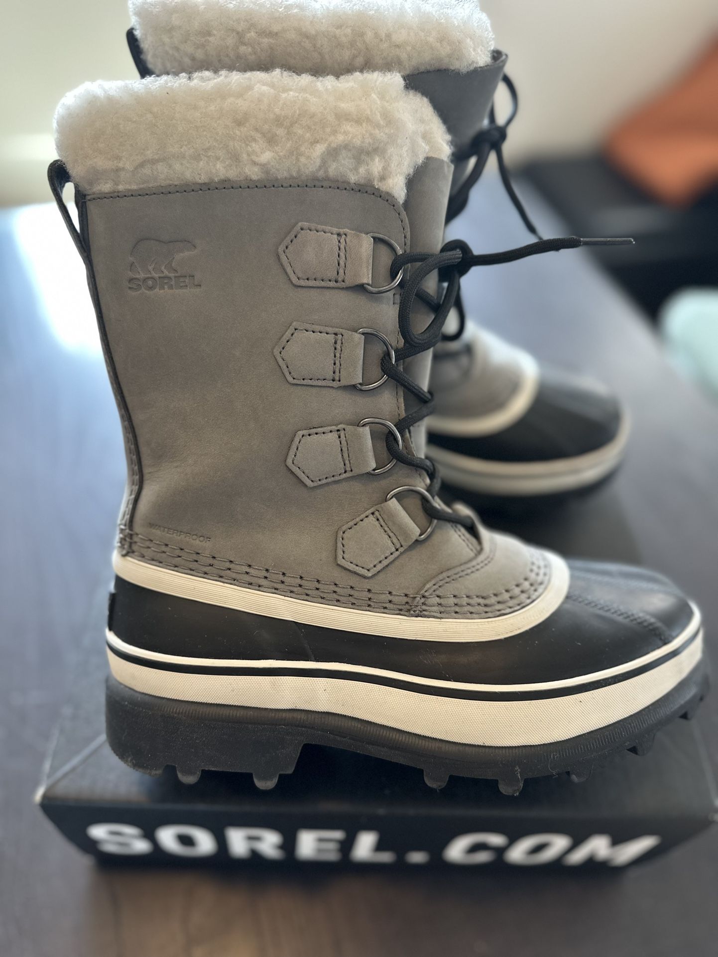 Sorel Caribou Boots Size 7 Color: Stone