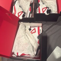 Jordan 4 Fire Red (8,9,11.5)