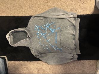Elfric Eden hoodie lighting