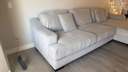 Living Spaces Couch - Very Clean - No Shoes Inside