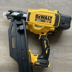 DEWALT 20-Volt 21° Cordless Framing Nailer (Tool-Only