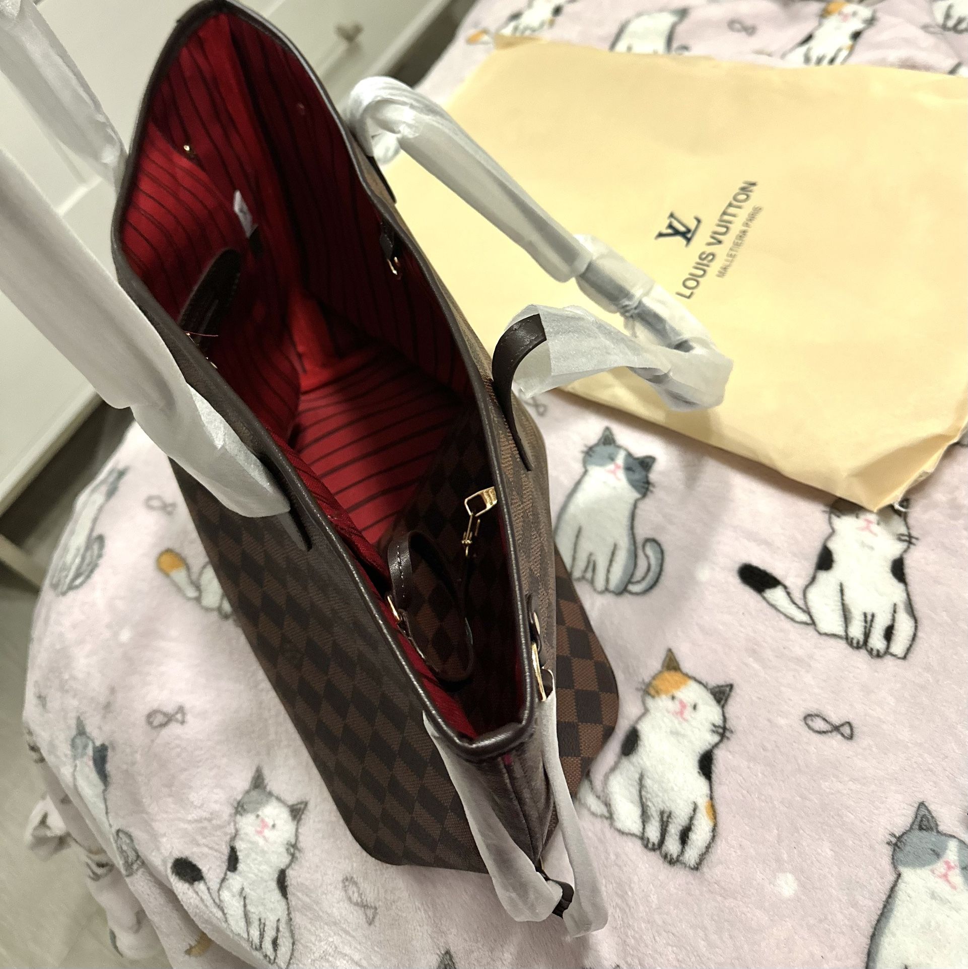 Louis Vuitton Neverfull MM Tote Bag with mini pouch