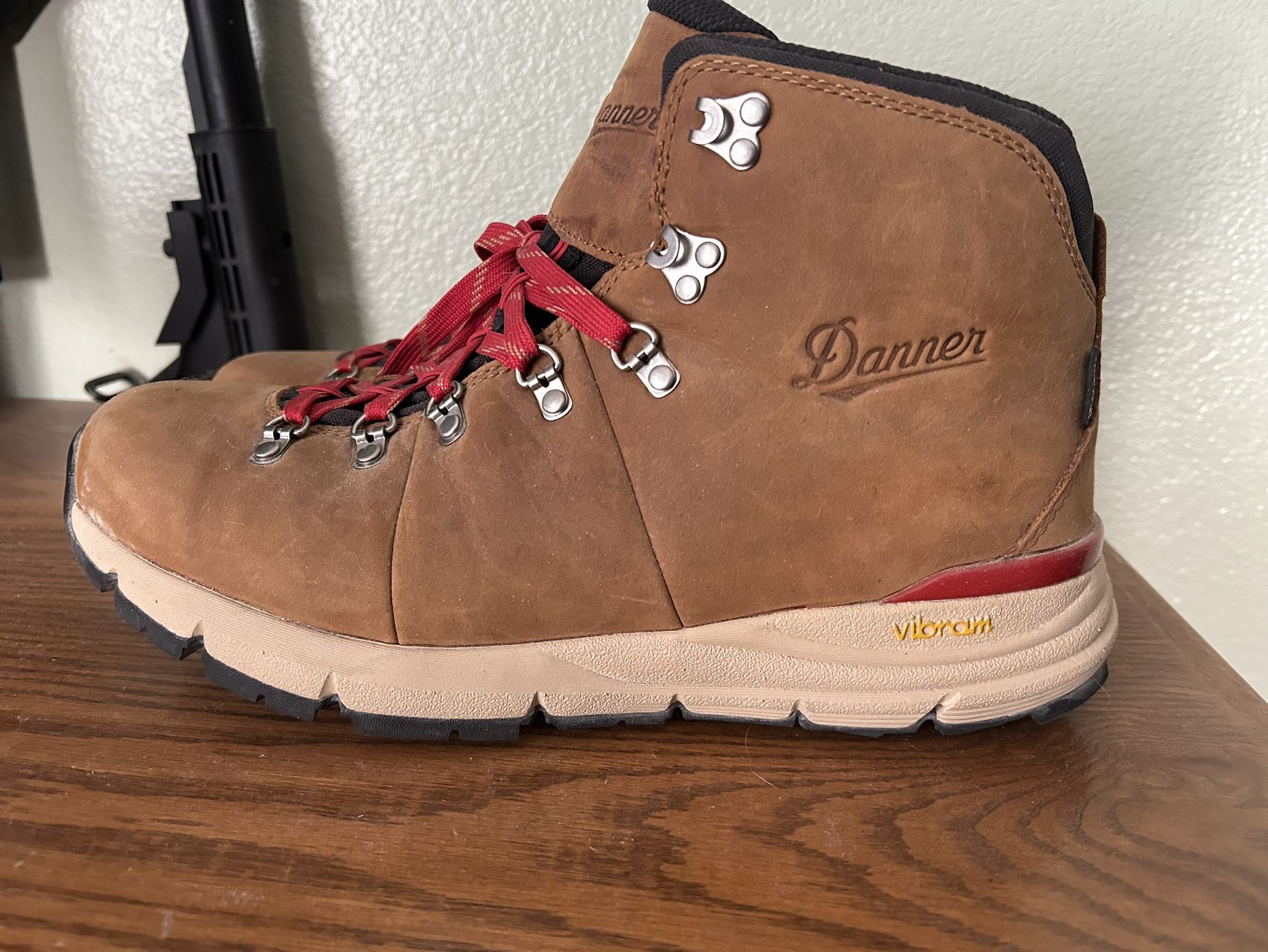 New Danner Men's Mountain 600 Leaf GTX Hiking Boots