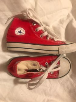 Size 9 red converse chucks shoes