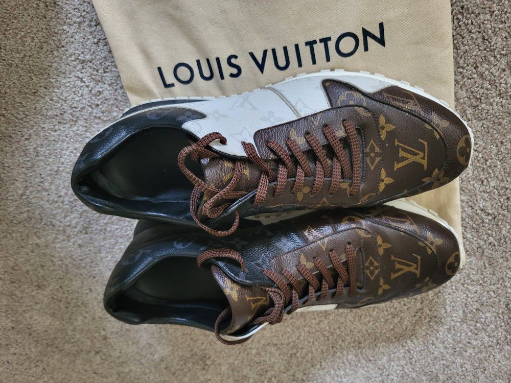 Louis Vuitton Men's Size 11 Authentic 