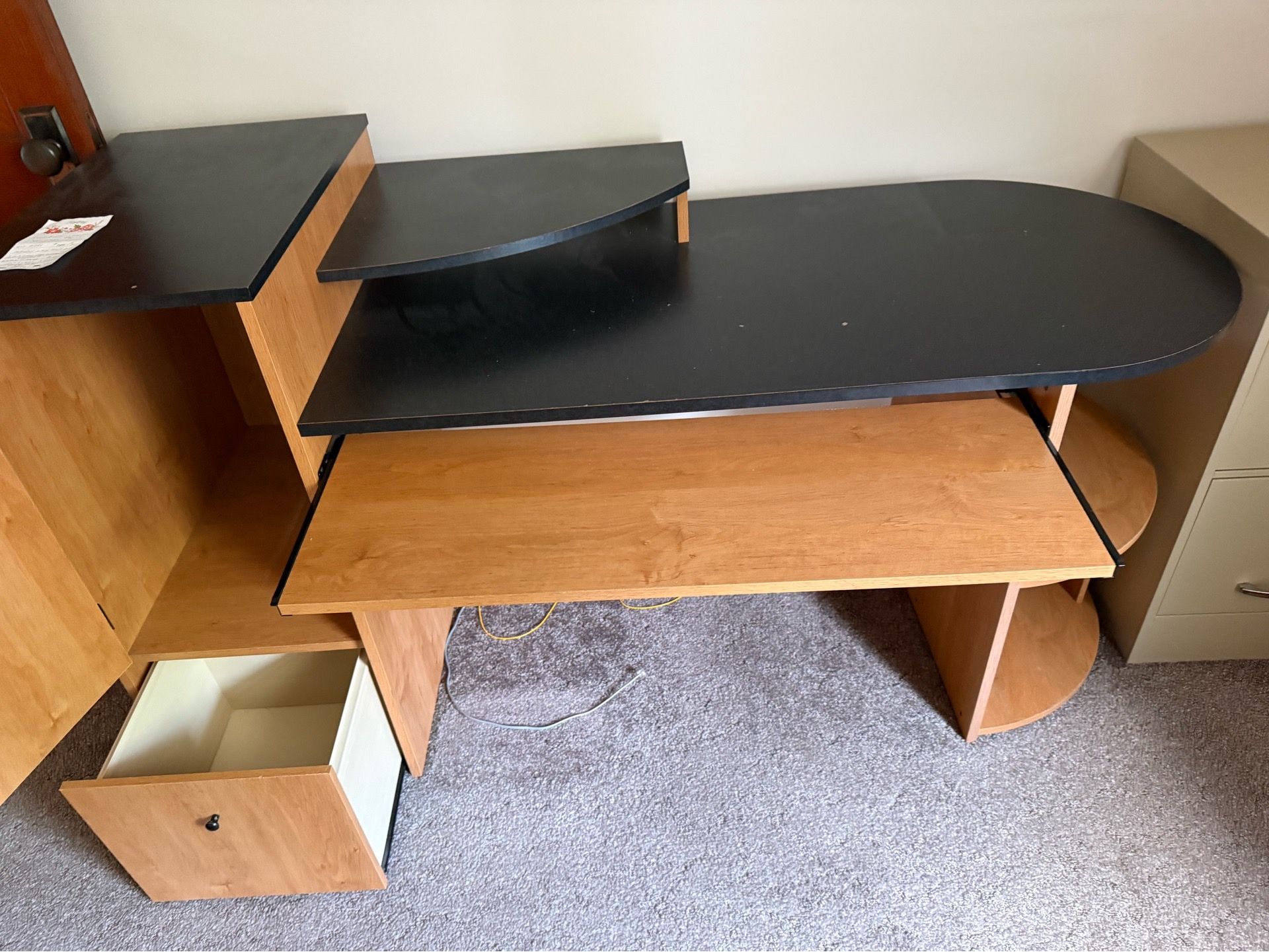 Computer desk