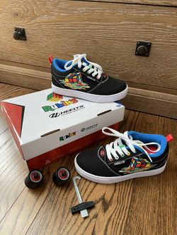 Boys Rubik’s Cube HEEELYS Size 2 (Like New)