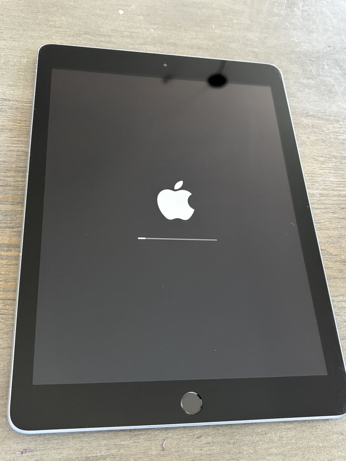 iPad 6th Gen - 32GB