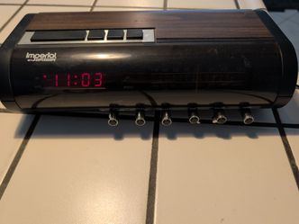 Vintage Imperial by Superscope AM/FM Clock Radio – Retro 80s Wood Grain