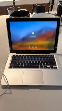 Apple MacBook Pro Laptop