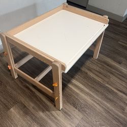 Kids desk