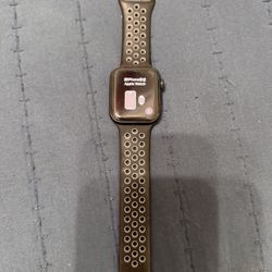 Apple Watch SE2 44mm
