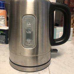 Amazon Basics Electric Stainless Steel Kettle