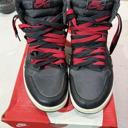 Retro Jordan 1s Satin Size 9.5